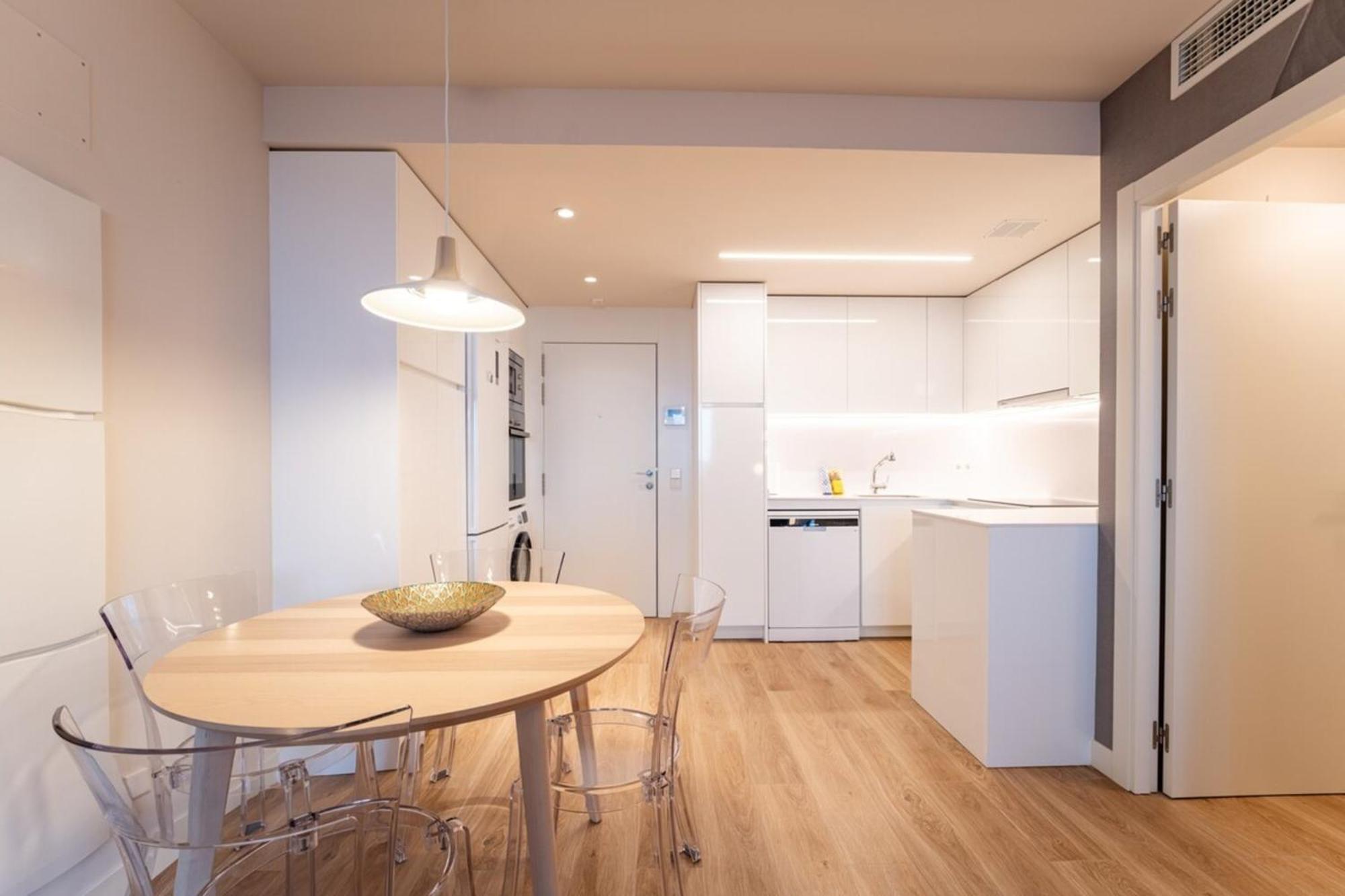 Chic 1bd Flat Wsauna & Balcony Tetuan Madrid! Apartamento