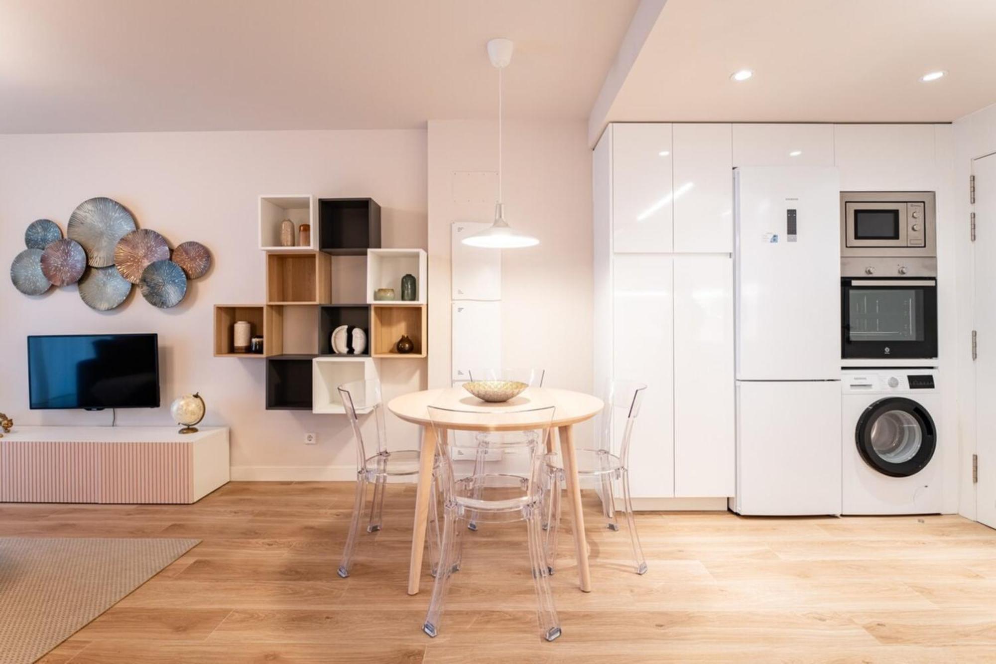 Chic 1bd Flat Wsauna & Balcony Tetuan Madrid! Apartamento Madrid